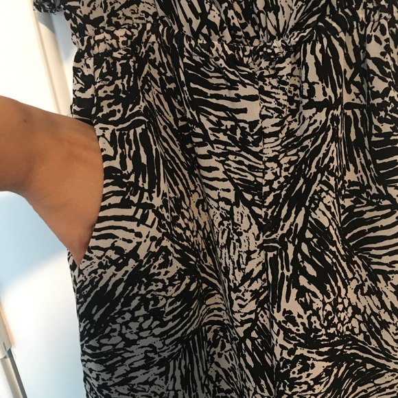 BCBGeneration jumpsuit sz xs - Picture 5 of 10